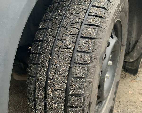 Серый Мерседес Вито, объемом двигателя 2.15 л и пробегом 464 тыс. км за 8900 $, фото 11 на Automoto.ua