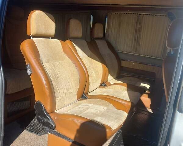 Мерседес Вито 2008 в Черновцах на Automoto.ua Серый Мерседес Вито, объемом двигателя 2.15 л и пробегом 300 тыс. км за 11500 $, фото 15 на Automoto.ua