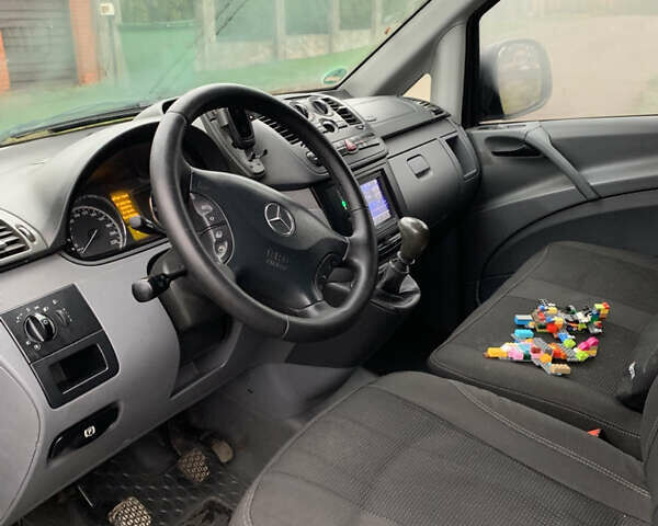 Серый Мерседес Вито, объемом двигателя 2.15 л и пробегом 464 тыс. км за 8900 $, фото 14 на Automoto.ua