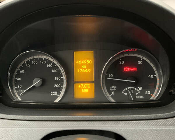 Серый Мерседес Вито, объемом двигателя 2.15 л и пробегом 464 тыс. км за 8900 $, фото 16 на Automoto.ua