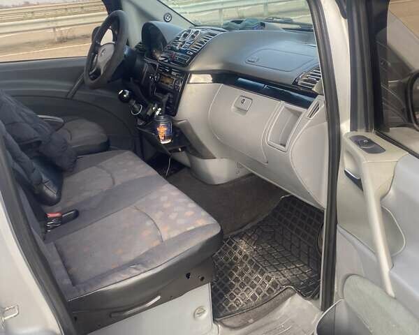 Серый Мерседес Вито, объемом двигателя 2.15 л и пробегом 477 тыс. км за 11000 $, фото 2 на Automoto.ua