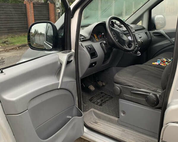 Серый Мерседес Вито, объемом двигателя 2.15 л и пробегом 464 тыс. км за 8900 $, фото 13 на Automoto.ua