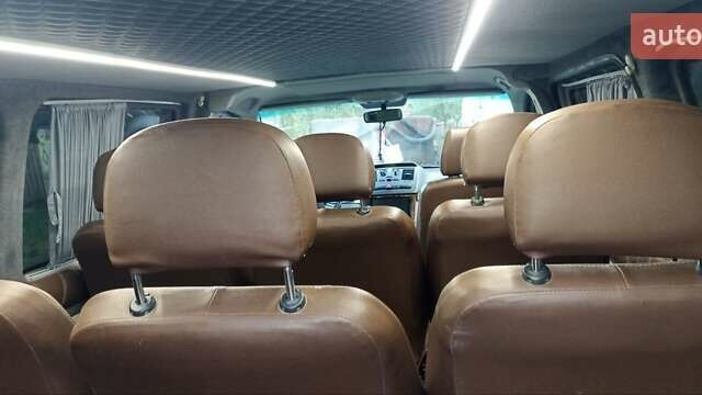 Серый Мерседес Вито, объемом двигателя 2.2 л и пробегом 610 тыс. км за 11500 $, фото 11 на Automoto.ua