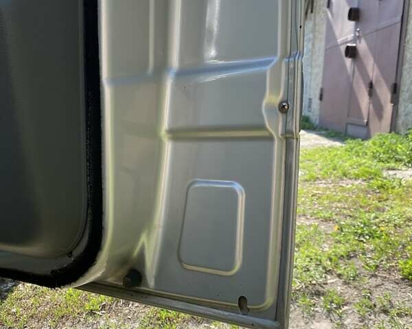 Сірий Мерседес Віто, об'ємом двигуна 3 л та пробігом 315 тис. км за 13300 $, фото 14 на Automoto.ua