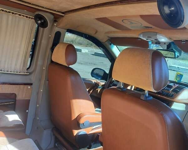 Мерседес Вито 2008 в Черновцах на Automoto.ua Серый Мерседес Вито, объемом двигателя 2.15 л и пробегом 300 тыс. км за 11500 $, фото 8 на Automoto.ua