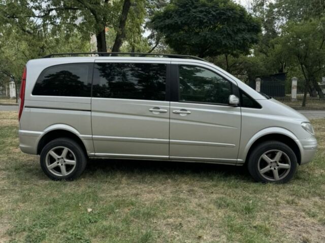 Серый Мерседес Вито, объемом двигателя 2.1 л и пробегом 260 тыс. км за 12499 $, фото 1 на Automoto.ua