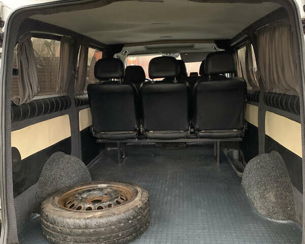 Серый Мерседес Вито, объемом двигателя 2.15 л и пробегом 464 тыс. км за 8900 $, фото 24 на Automoto.ua