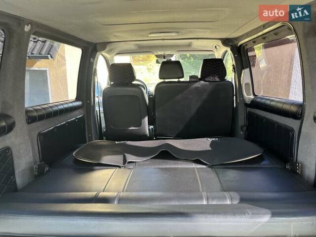 Серый Мерседес Вито, объемом двигателя 2.15 л и пробегом 288 тыс. км за 11500 $, фото 33 на Automoto.ua