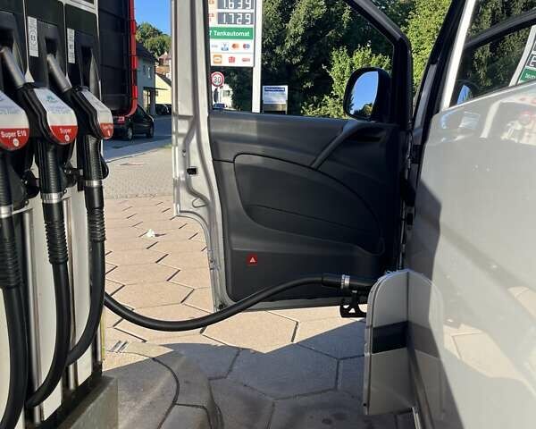 Серый Мерседес Вито, объемом двигателя 2.15 л и пробегом 288 тыс. км за 11500 $, фото 23 на Automoto.ua