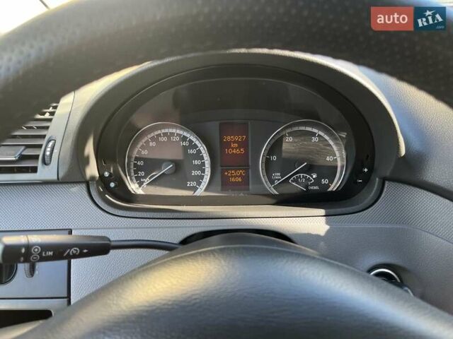 Серый Мерседес Вито, объемом двигателя 2.15 л и пробегом 288 тыс. км за 11500 $, фото 30 на Automoto.ua