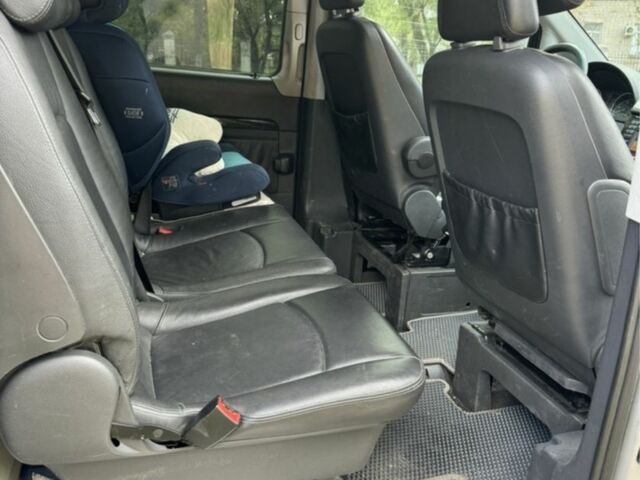 Серый Мерседес Вито, объемом двигателя 2.1 л и пробегом 260 тыс. км за 12499 $, фото 7 на Automoto.ua