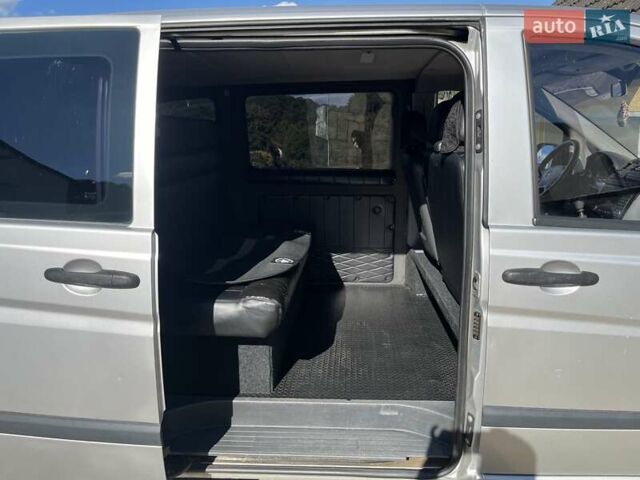 Серый Мерседес Вито, объемом двигателя 2.15 л и пробегом 288 тыс. км за 11500 $, фото 31 на Automoto.ua