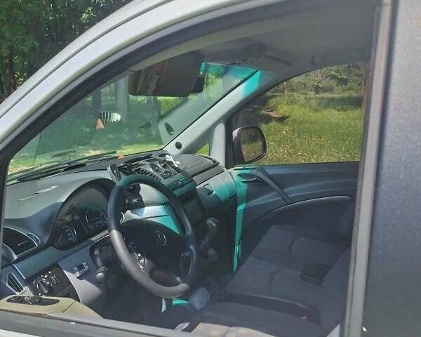 Сірий Мерседес Віто, об'ємом двигуна 2.15 л та пробігом 434 тис. км за 10100 $, фото 9 на Automoto.ua