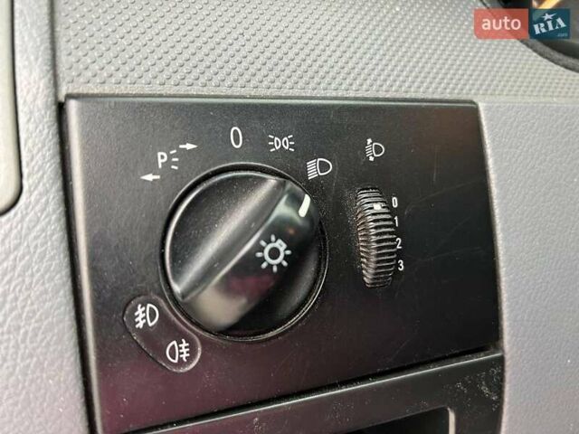 Серый Мерседес Вито, объемом двигателя 2.2 л и пробегом 428 тыс. км за 10990 $, фото 19 на Automoto.ua