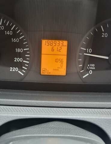 Серый Мерседес Вито, объемом двигателя 2.15 л и пробегом 199 тыс. км за 12500 $, фото 12 на Automoto.ua