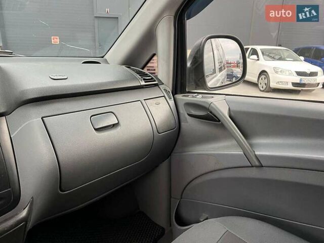 Серый Мерседес Вито, объемом двигателя 2.2 л и пробегом 428 тыс. км за 10990 $, фото 28 на Automoto.ua