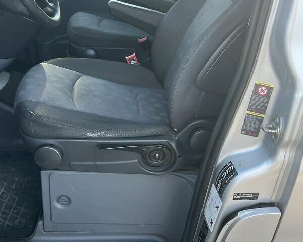 Сірий Мерседес Віто, об'ємом двигуна 2.15 л та пробігом 375 тис. км за 10950 $, фото 29 на Automoto.ua