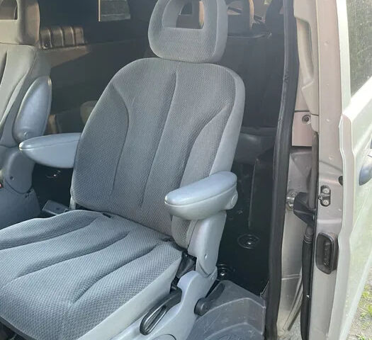 Сірий Мерседес Віто, об'ємом двигуна 2.2 л та пробігом 428 тис. км за 10500 $, фото 1 на Automoto.ua