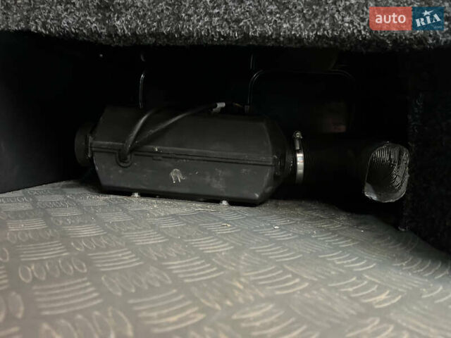 Серый Мерседес Вито, объемом двигателя 2.15 л и пробегом 630 тыс. км за 11800 $, фото 11 на Automoto.ua