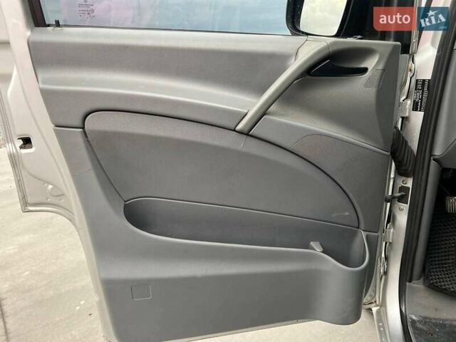 Серый Мерседес Вито, объемом двигателя 2.2 л и пробегом 428 тыс. км за 10990 $, фото 14 на Automoto.ua
