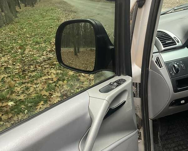 Сірий Мерседес Віто, об'ємом двигуна 2.2 л та пробігом 346 тис. км за 12100 $, фото 6 на Automoto.ua