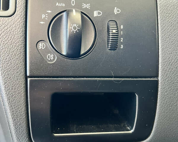 Серый Мерседес Вито, объемом двигателя 2.14 л и пробегом 222 тыс. км за 17799 $, фото 16 на Automoto.ua