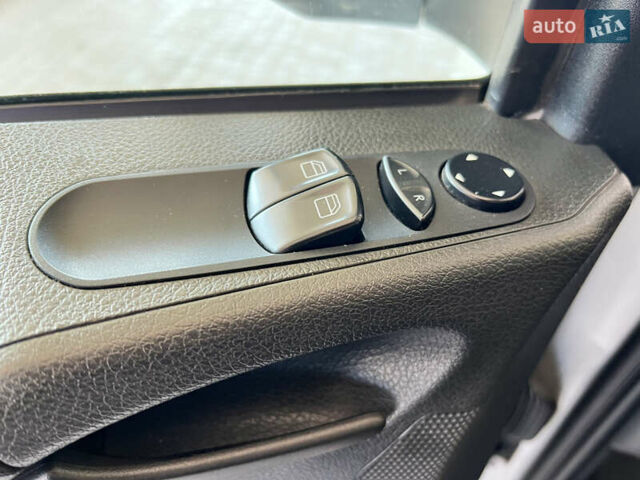 Серый Мерседес Вито, объемом двигателя 2.14 л и пробегом 222 тыс. км за 17799 $, фото 15 на Automoto.ua