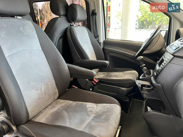 Серый Мерседес Вито, объемом двигателя 2.14 л и пробегом 222 тыс. км за 17799 $, фото 4 на Automoto.ua