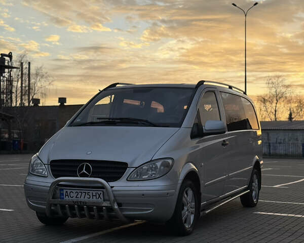 Серый Мерседес Вито, объемом двигателя 2.2 л и пробегом 238 тыс. км за 11500 $, фото 2 на Automoto.ua