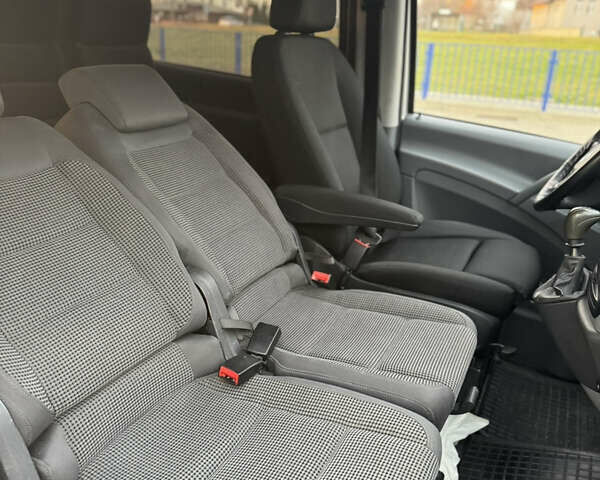 Серый Мерседес Вито, объемом двигателя 2.2 л и пробегом 238 тыс. км за 11500 $, фото 9 на Automoto.ua