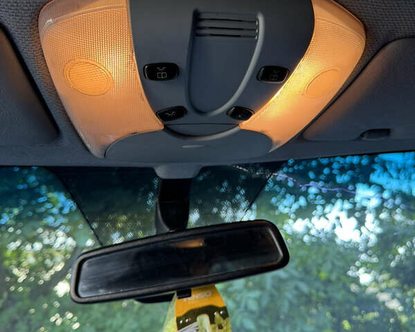 Серый Мерседес Вито, объемом двигателя 2.99 л и пробегом 430 тыс. км за 12800 $, фото 20 на Automoto.ua