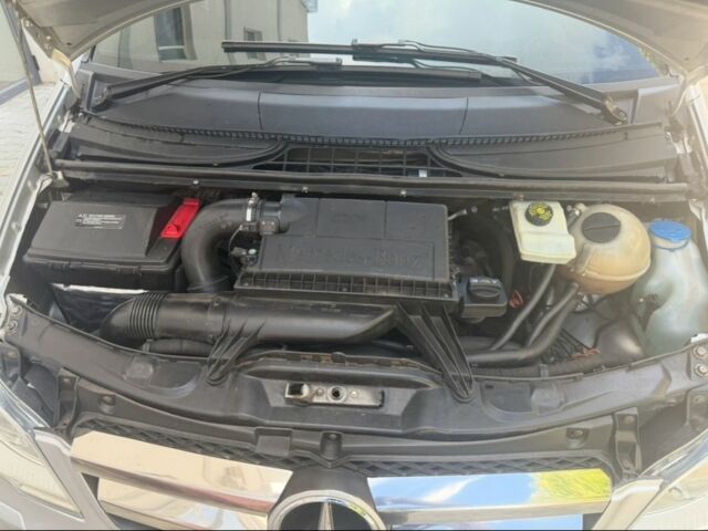 Серый Мерседес Вито, объемом двигателя 2.2 л и пробегом 380 тыс. км за 15000 $, фото 6 на Automoto.ua