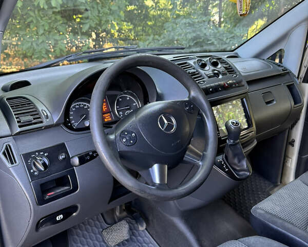 Серый Мерседес Вито, объемом двигателя 2.99 л и пробегом 430 тыс. км за 12800 $, фото 16 на Automoto.ua