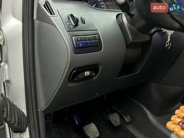 Серый Мерседес Вито, объемом двигателя 2.14 л и пробегом 305 тыс. км за 12999 $, фото 17 на Automoto.ua