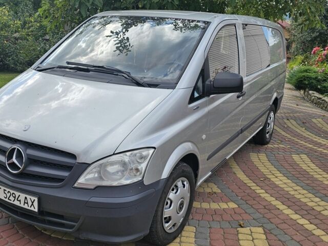 Серый Мерседес Вито, объемом двигателя 2.1 л и пробегом 328 тыс. км за 10100 $, фото 1 на Automoto.ua