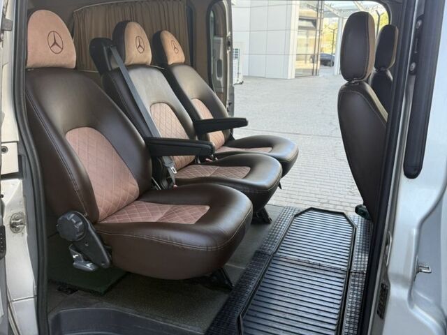 Серый Мерседес Вито, объемом двигателя 2.1 л и пробегом 380 тыс. км за 15000 $, фото 7 на Automoto.ua