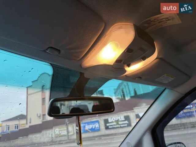 Серый Мерседес Вито, объемом двигателя 2.14 л и пробегом 370 тыс. км за 10500 $, фото 19 на Automoto.ua