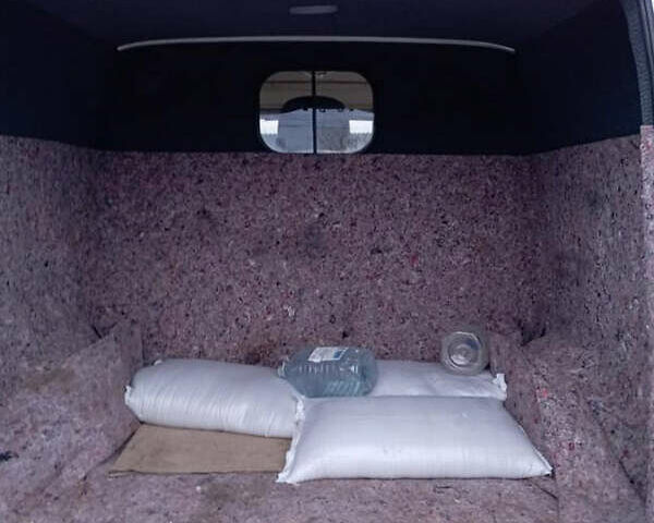 Серый Мерседес Вито, объемом двигателя 2.2 л и пробегом 287 тыс. км за 13500 $, фото 27 на Automoto.ua