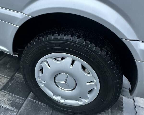 Серый Мерседес Вито, объемом двигателя 2.14 л и пробегом 335 тыс. км за 13300 $, фото 19 на Automoto.ua