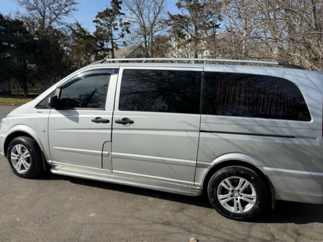 Серый Мерседес Вито, объемом двигателя 2.2 л и пробегом 380 тыс. км за 15000 $, фото 4 на Automoto.ua