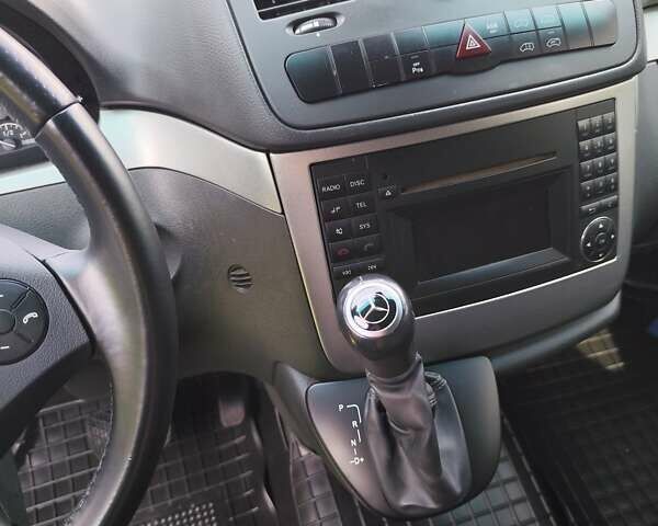 Серый Мерседес Вито, объемом двигателя 3 л и пробегом 245 тыс. км за 19999 $, фото 21 на Automoto.ua