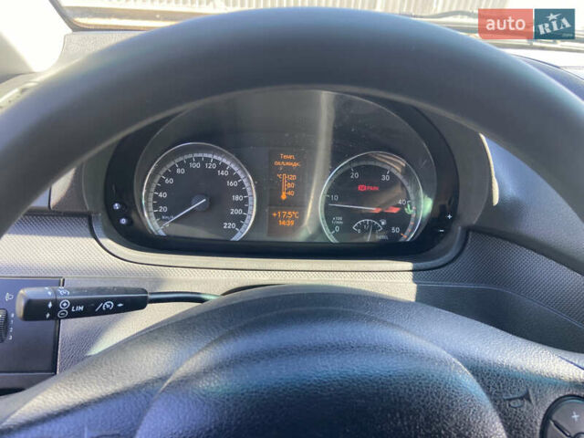 Серый Мерседес Вито, объемом двигателя 2.14 л и пробегом 355 тыс. км за 10800 $, фото 13 на Automoto.ua