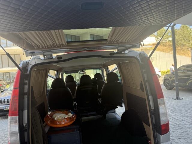 Серый Мерседес Вито, объемом двигателя 2.1 л и пробегом 380 тыс. км за 15000 $, фото 14 на Automoto.ua