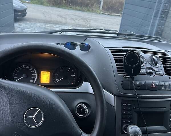 Серый Мерседес Вито, объемом двигателя 2.14 л и пробегом 335 тыс. км за 13300 $, фото 16 на Automoto.ua