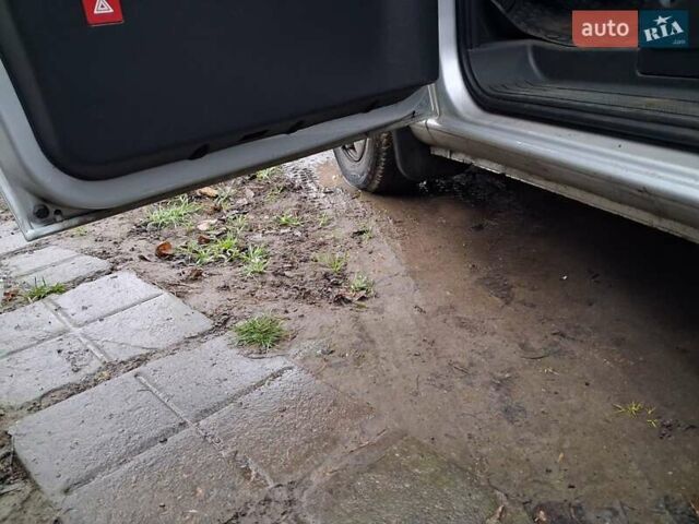 Серый Мерседес Вито, объемом двигателя 2.1 л и пробегом 250 тыс. км за 8900 $, фото 9 на Automoto.ua