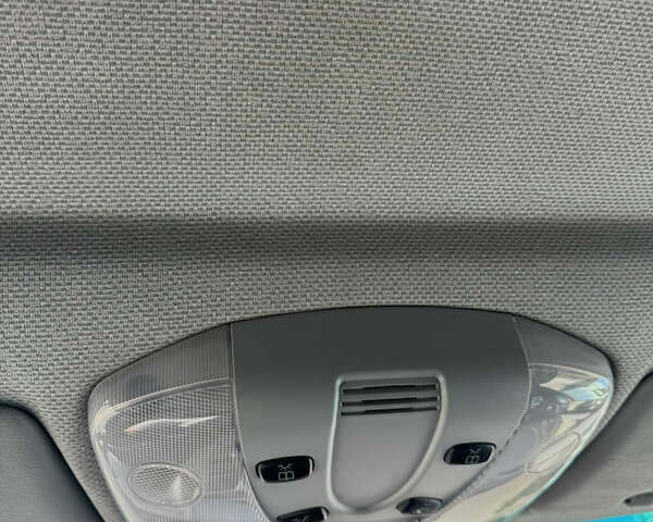 Серый Мерседес Вито, объемом двигателя 2.14 л и пробегом 215 тыс. км за 15500 $, фото 21 на Automoto.ua