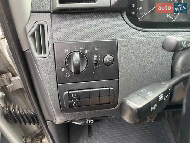 Серый Мерседес Вито, объемом двигателя 2.1 л и пробегом 229 тыс. км за 15158 $, фото 7 на Automoto.ua