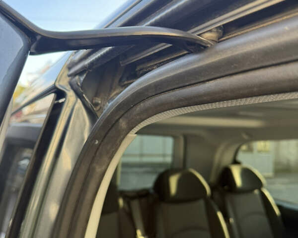 Серый Мерседес Вито, объемом двигателя 2.14 л и пробегом 263 тыс. км за 17300 $, фото 14 на Automoto.ua