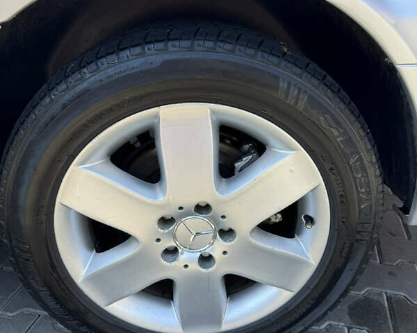 Серый Мерседес Вито, объемом двигателя 2.14 л и пробегом 215 тыс. км за 15500 $, фото 15 на Automoto.ua