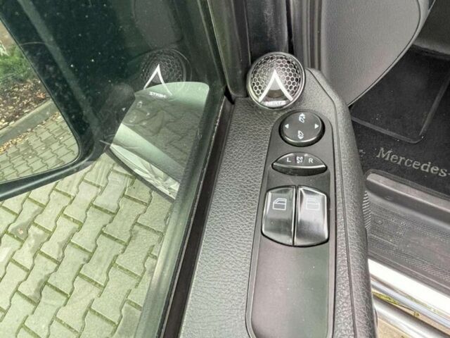 Серый Мерседес Вито, объемом двигателя 2.1 л и пробегом 260 тыс. км за 11500 $, фото 5 на Automoto.ua